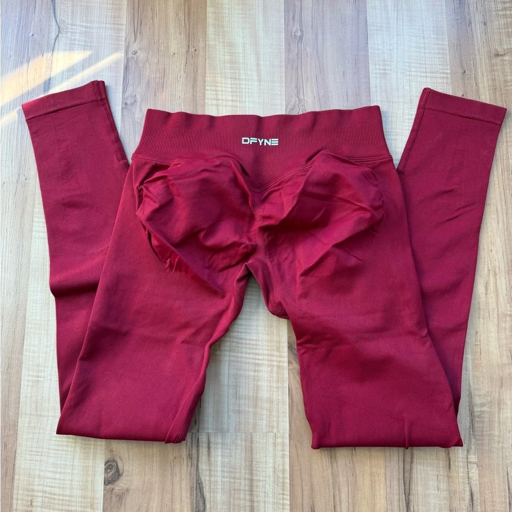 Dfyne crimson red impact leggings size small - Picture 3 of 4